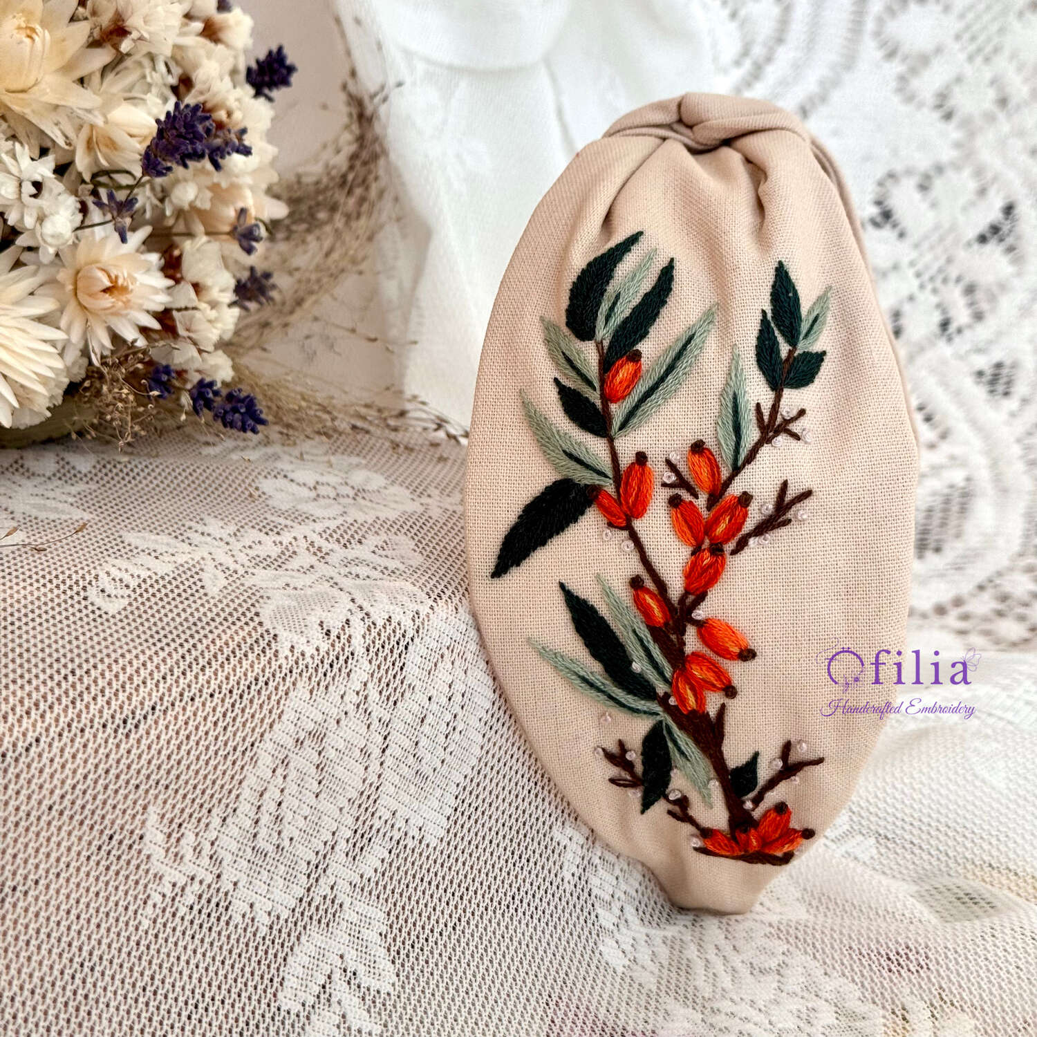 Käsinkirjailtu Tyrni turbaanipanta – Ofilia Handmade